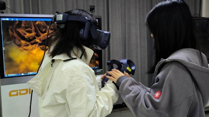 新手第一次玩VR怎么适应？从眩晕到沉浸的实用过渡方法